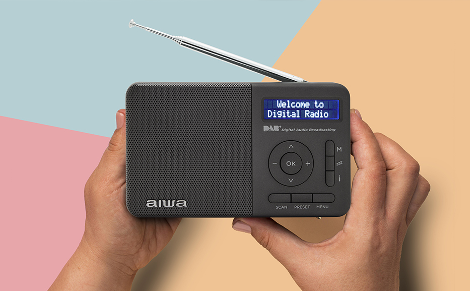 AIWA RD-40DAB/BK Ricevitore radio digitale portatile con audio ad alta definizione, DAB+, FM PLL con Auto-Scan e RDS, Potenza d'uscita = 2 W RMS a bassa distorsione.