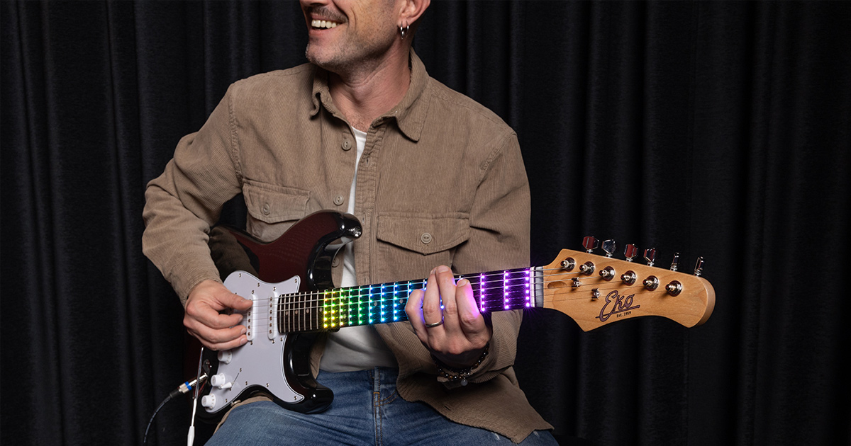 Eko Guitars + Visual Note il bundle che include una chitarra acustica o elettrica, la lamina Led e l'app didattica per interagire con il tuo strumento via Bluetooth