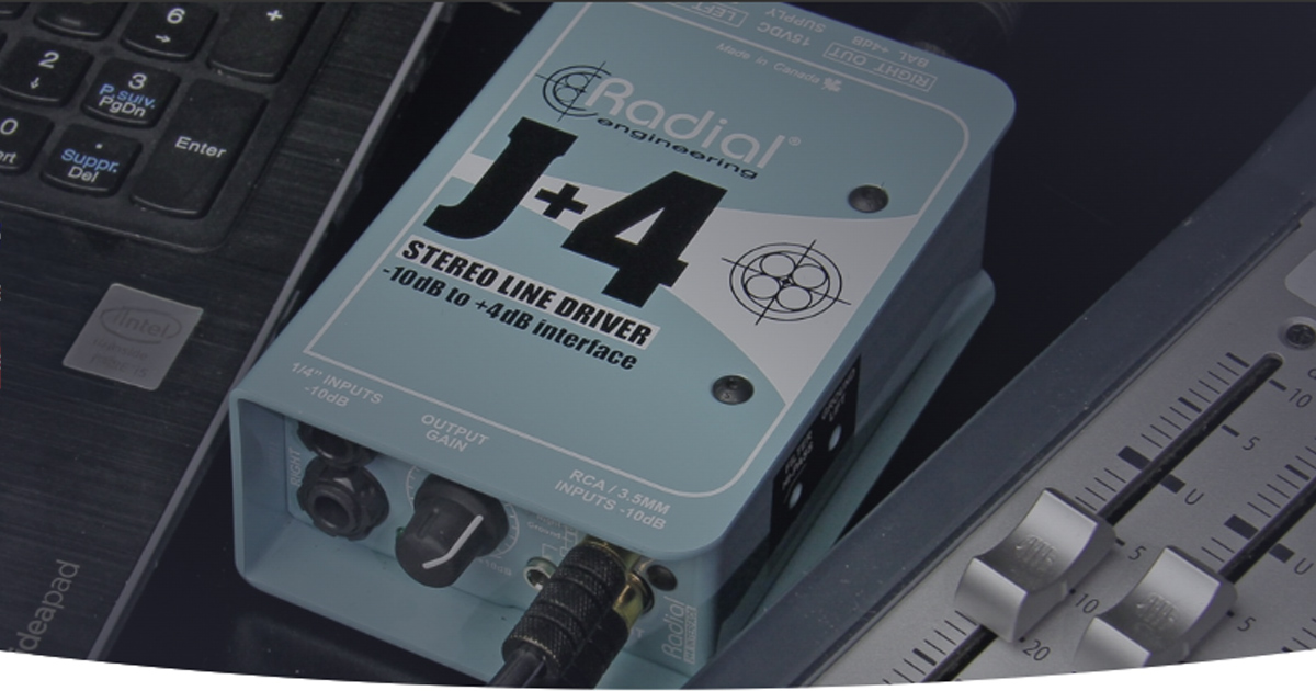 J+4™ di RADIAL ENGINEERING è un driver di segnale bilanciato da -10 dB a +4 dB, un'interfaccia stereo analogica in grado di convertire il segnale di dispositivi sbilanciati consumer a bassa uscita -10db come: strumenti, computer,  tablet o smartphone, bilanciandoli e portandoli +4 dB per collegarli a sistemi di registrazione o mixer audio professionali.