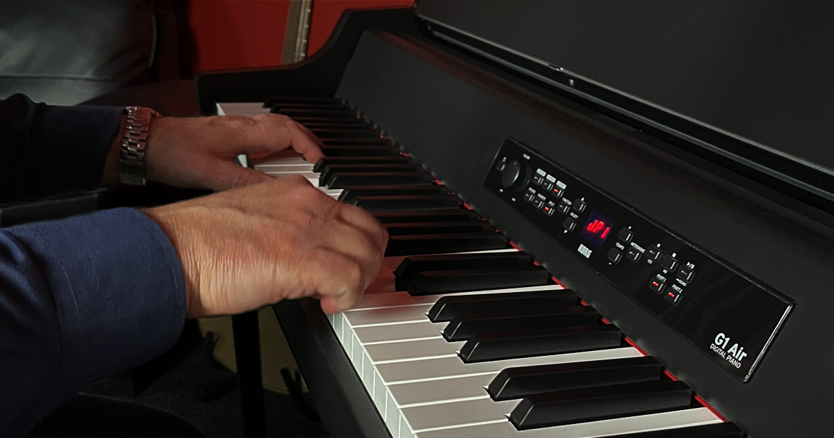 Su G1B- Air è possibile utilizzare il suono di tre pianoforti a coda completamente diversi, e selezionare quello che si preferisce per un particolare brano musicale.