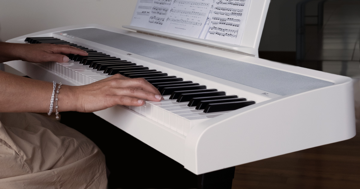 L'interfaccia utente di B2SP-BK semplice e intuitiva è stata concepita per mantenere lo stesso approccio operativo di un pianoforte reale, che non fa concessioni alle distrazioni durante lo studio o l'esercizio giornaliero.