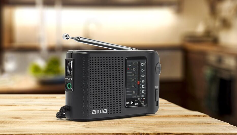Aiwa RS-44 è una radio compatta e tascabile tascabile dal design elegante