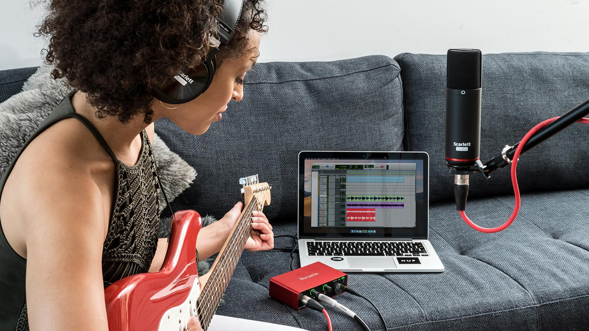 Focusrite Scarlett 3a generazione di interfacce audio USB per computer PC e Mac