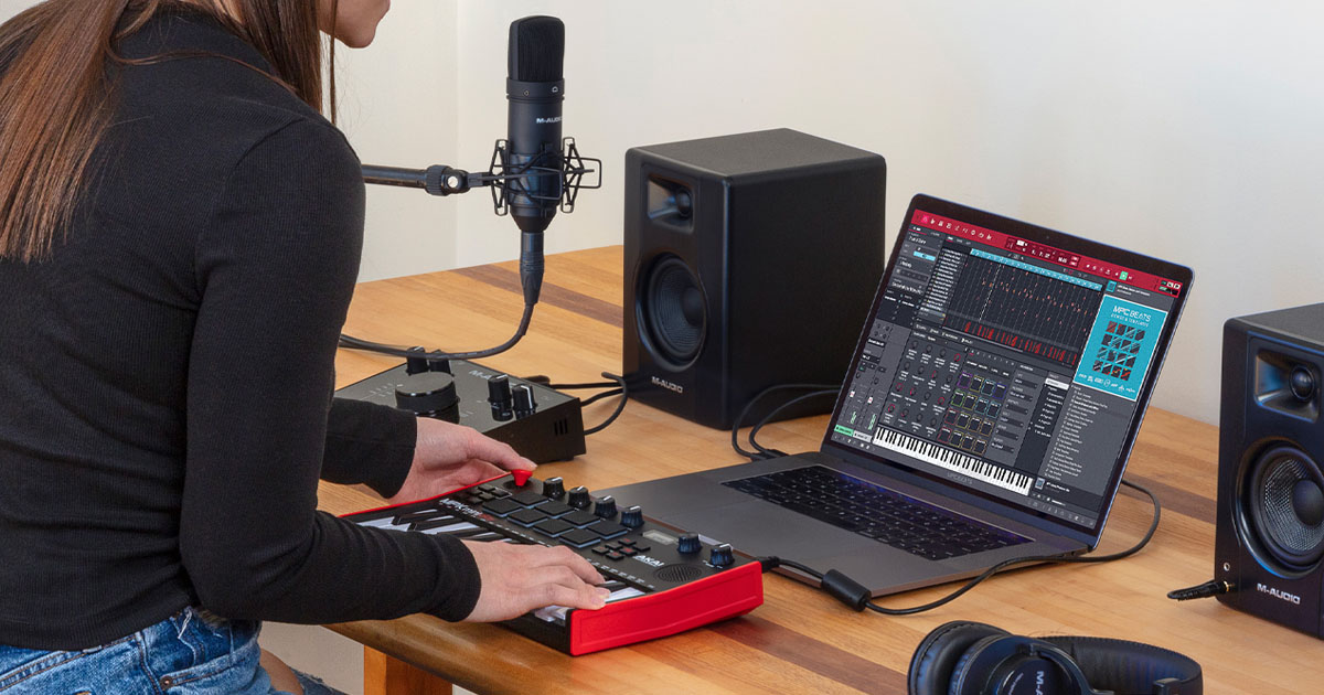 Insieme alla tua Akai MPK mini Play MK3 troverai una ricca dotazione di software gratis: MPC Beats DAW per produrre musica, i virtual instrument plug-in Air Music Hybrid 3, Mini Grand e Velvet, il software educational Melodics