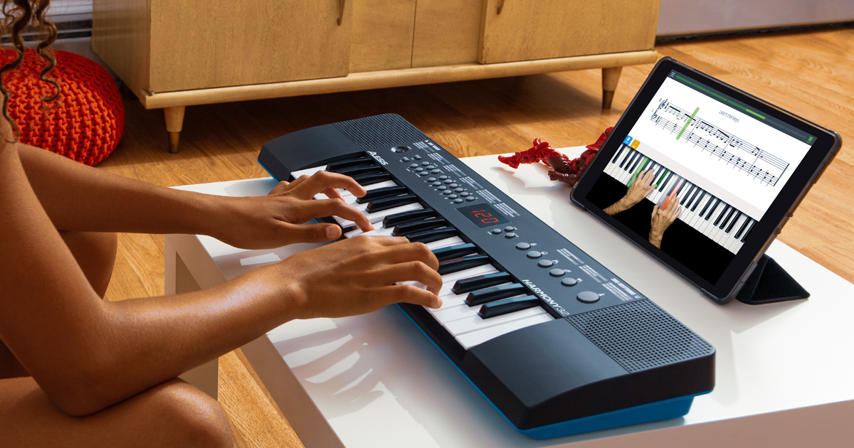 Alesis Harmony 32 è una tastiera economica, portatile per principianti