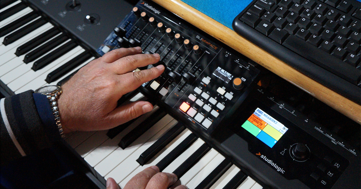 Le MIDI Master KEYBOARD STUDIOLOGIC della serie SL, sono quanto di più avanzato e multiforme è possibile trovare sul mercato, meccanicamente e tecnologicamente avanzate offrono un controllo totale sul suono sia dal vivo che in studio.