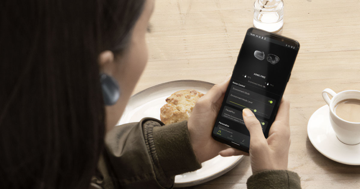 Equalizzatore personalizzabile. Scegli tra più preset o crea la tua curva di equalizzazione personalizzata per gli auricolari Aonic Free  utilizzando l'app SHURE PLAY, disponibile gratuitamente per iOS e Android