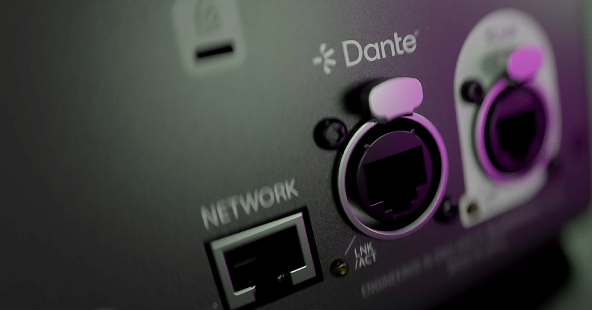 La porta Dante su connettore EtherCon con Lock disponibile sui modelli D con interfaccia DANTE 16x16 