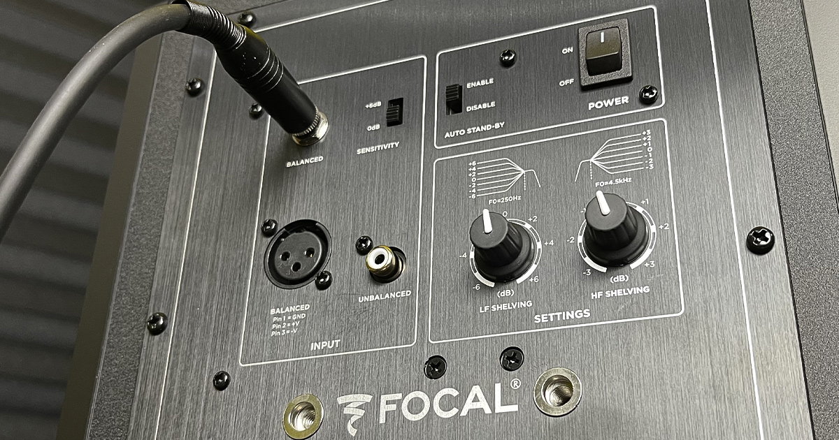 Il pannello posteriore delle Focal Alpha EVO con gli ingressi jack TRS da ¼