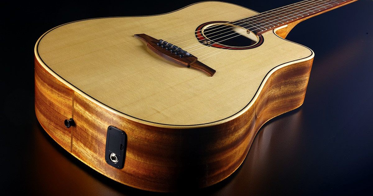 Le chitarre della serie 88 presentano una finitura lucida che risalta le caratteristiche dei legni
