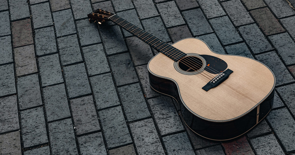 Scopri i modelli di chitarre acustiche della serie Modern Deluxe di Martin & Co.