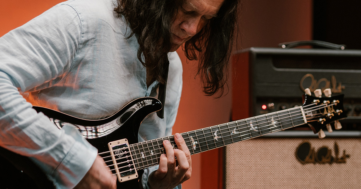 La PRS Robben Ford Limited Edition McCarty viene prodotta in soli 200 esemplari, ognuno dei quali firmato a mano da Paul Reed Smith e da Robben Ford.