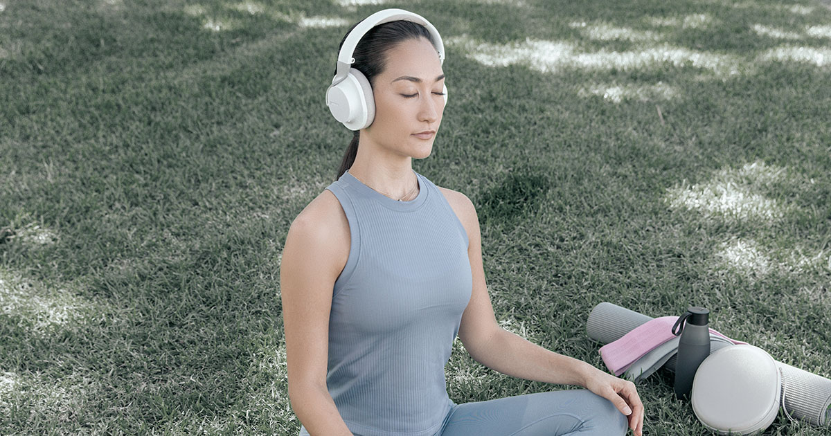 Le Shure Aonic 40 White sono cuffie wireless Bluetooth di qualità, robuste e progettate per essere utilizzate in qualsiasi situazione, anche mentre fai yoga, jogging o ginnastica