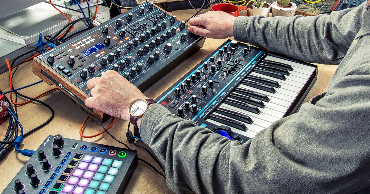 I synth analogici e digitali Novation distribuiti in Italia dalla Algam EKO: Summit, Peak, Bass Station, MiniNova