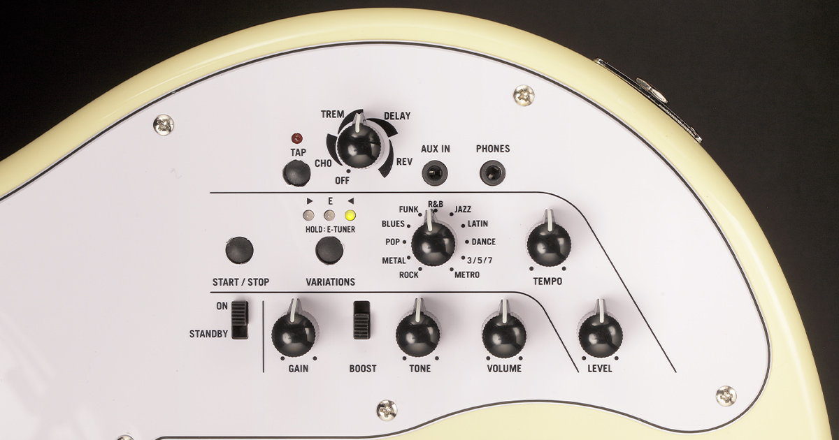 Il sistema onboard offre una simulazione del classico timbro Vox, sezione effetti e sezione drum machine per divertirti ed esercitarti!