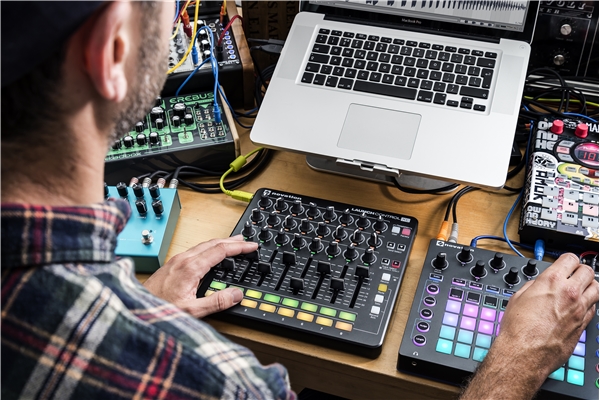 Novation - LAUNCH CONTROL XL