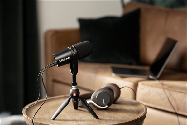 Shure - MV7-PODCAST-KIT Kit cavalletto da tavolo + microfono MV7