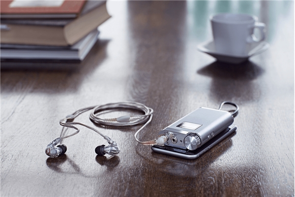 Shure - SHA900 Amplificatore e convertitore DAC portatile