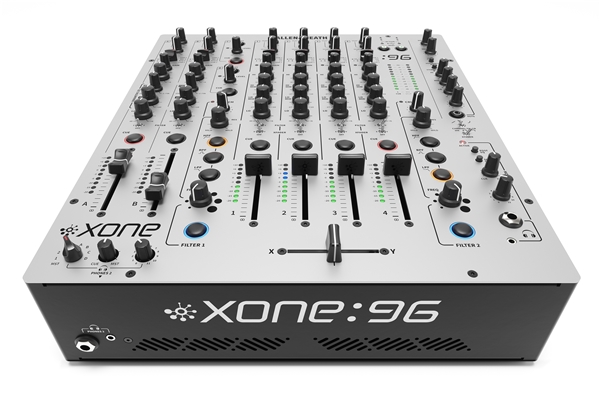 Allen & Heath - XONE:96 mixer analogico per club e DJ con doppia interfaccia audio USB