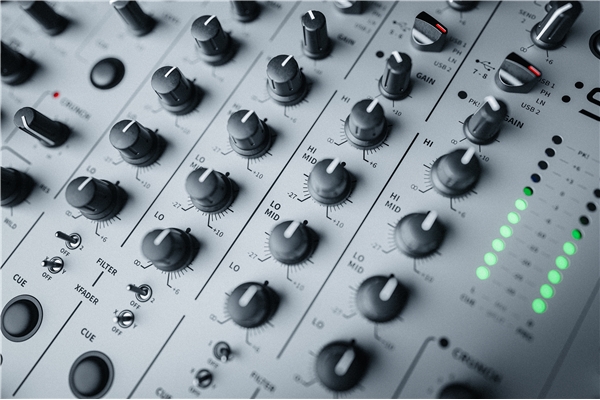 Allen & Heath - XONE:96 mixer analogico per club e DJ con doppia interfaccia audio USB