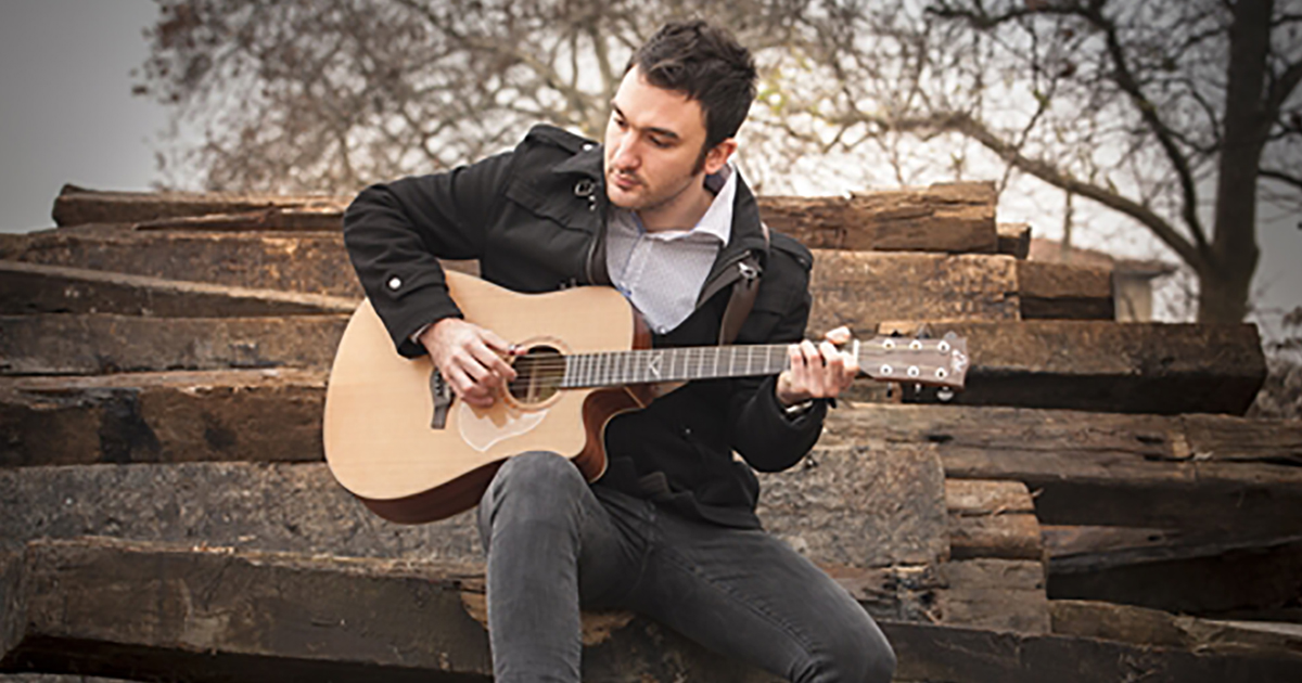 Lorenzo-Favero-Eko-Guitars