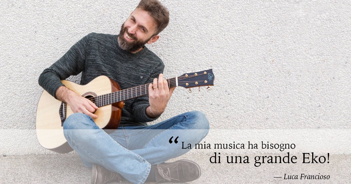 Luca Francioso suona la chitarra WOW Koa di Eko Guitars