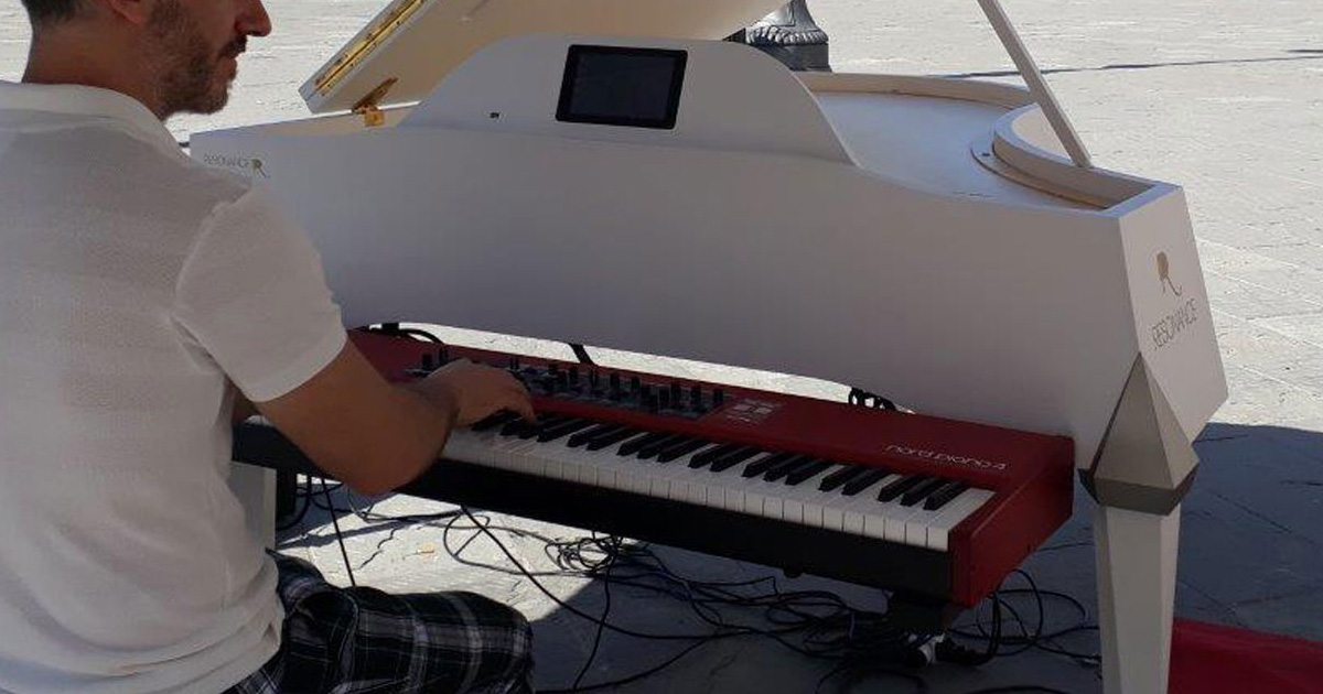 Resonance Piano in collaborazione con Eko Music Group per Nord Piano 4 apre e chiude il ricco programma della 1^ edizione di Piano City Trieste. Resonance Piano in collaborazione con Eko Music Group per Nord Piano 4 apre e chiude il ricco programma della 1^ edizione di Piano City Trieste.