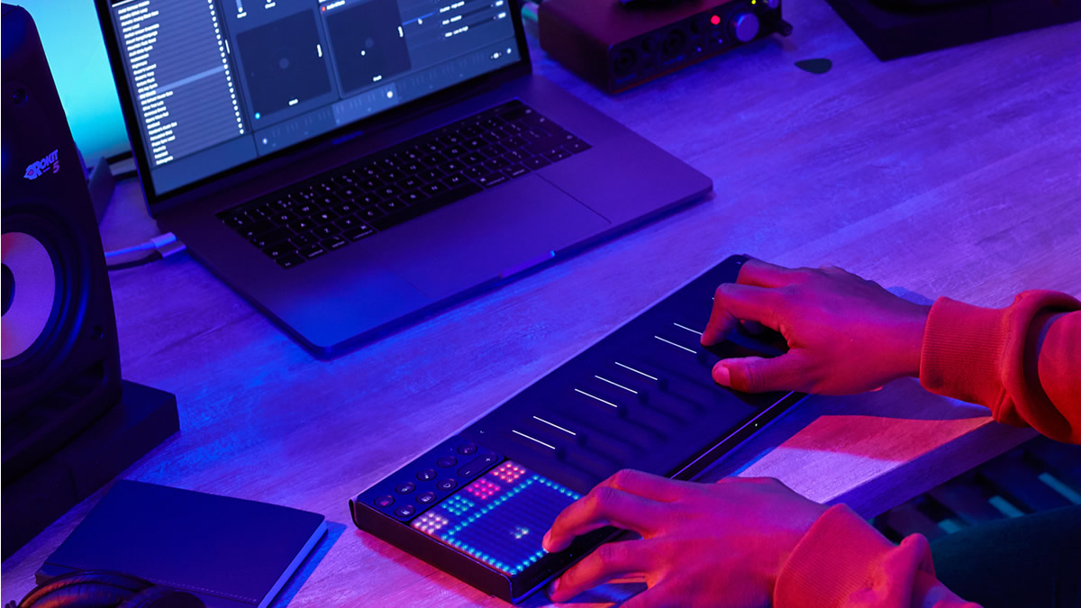 ROLI STUDIO EDITION - I CONTROLLER ROLI CON I NUOVI SOFTWARE ROLI STUDIO PLAYER E ROLI STUDIO DRUMS ROLI STUDIO EDITION - I CONTROLLER ROLI CON I NUOVI SOFTWARE ROLI STUDIO PLAYER E ROLI STUDIO DRUMS