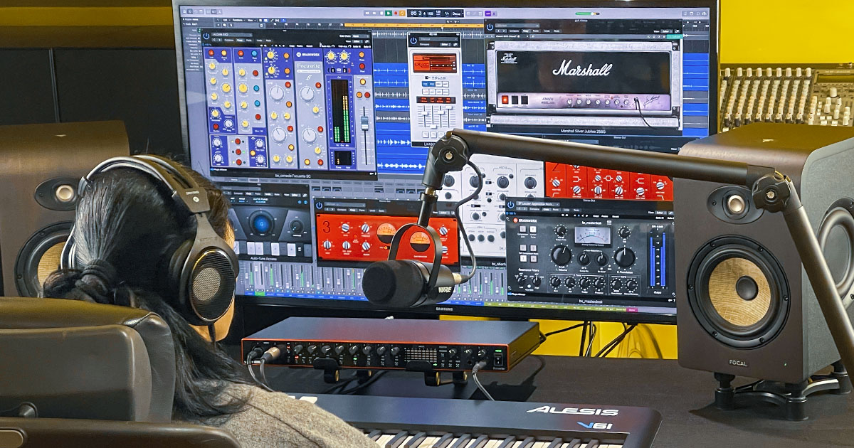 Focusrite Hitmaker Expansion Bundle comprende una cospicua raccolta di virtual instrument ed effetti utili per creare tracce vocali di qualità studio, chitarre potenti, parti di batteria e tastiere indispensabili per l’arrangiamento e la pre-produzione e per finalizzare le tue produzioni, grazie a validi processori per il mixaggio e il mastering. 