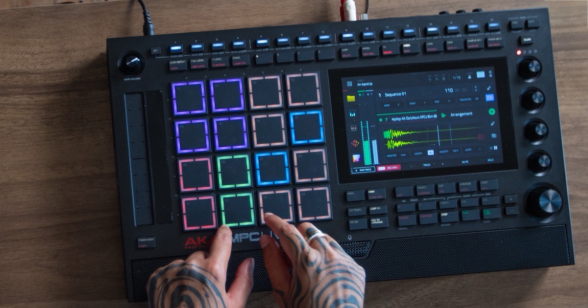 AKAI PRO MPC LIVE III