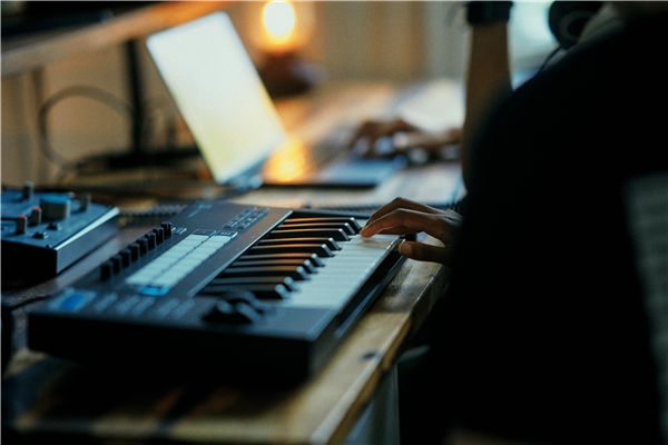 NOVATION LAUNCHKEY 25 MK3