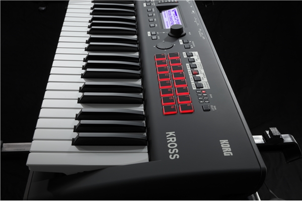 Korg KROSS 2-61 (Super Matte Black)