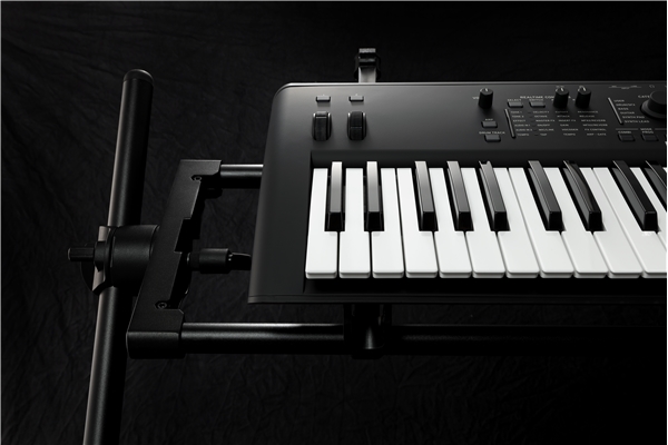 Korg KROSS 2-61 (Super Matte Black)