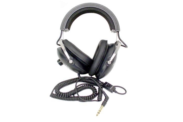KOSS QZ99