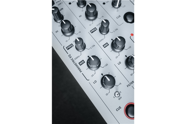 ALLEN & HEATH XONE:96 mixer analogico per club e DJ con doppia interfaccia audio USB
