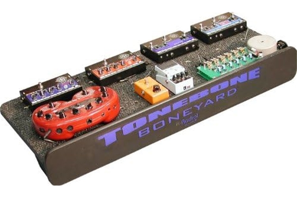 RADIAL BONEYARD PEDALBOARD