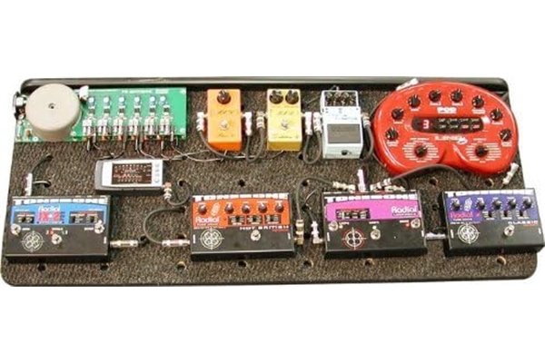 RADIAL BONEYARD PEDALBOARD